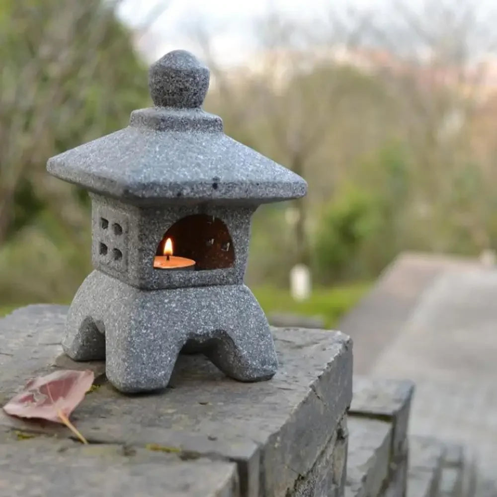 Pavo Ceramic Garden Lantern Sculpture – Decorative Candle Holder for Patio Ambiance 1