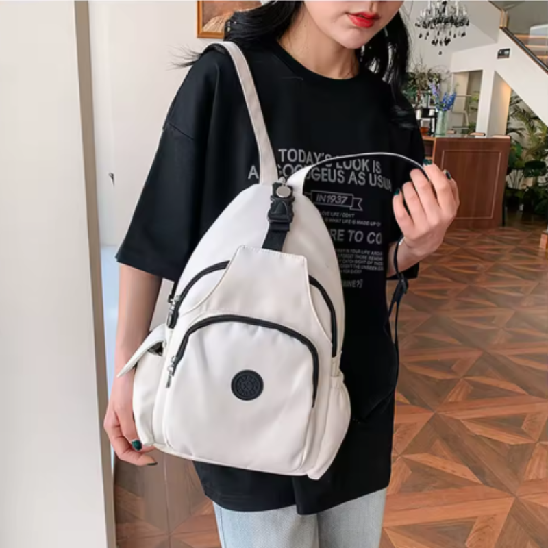 StealthCarry Crossbody Bag – Slim Anti-Theft Travel Companion