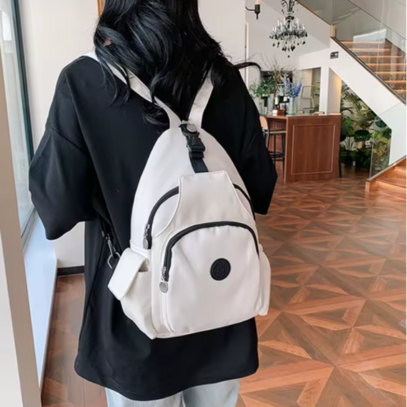 StealthCarry Crossbody Bag – Slim Anti-Theft Travel Companion