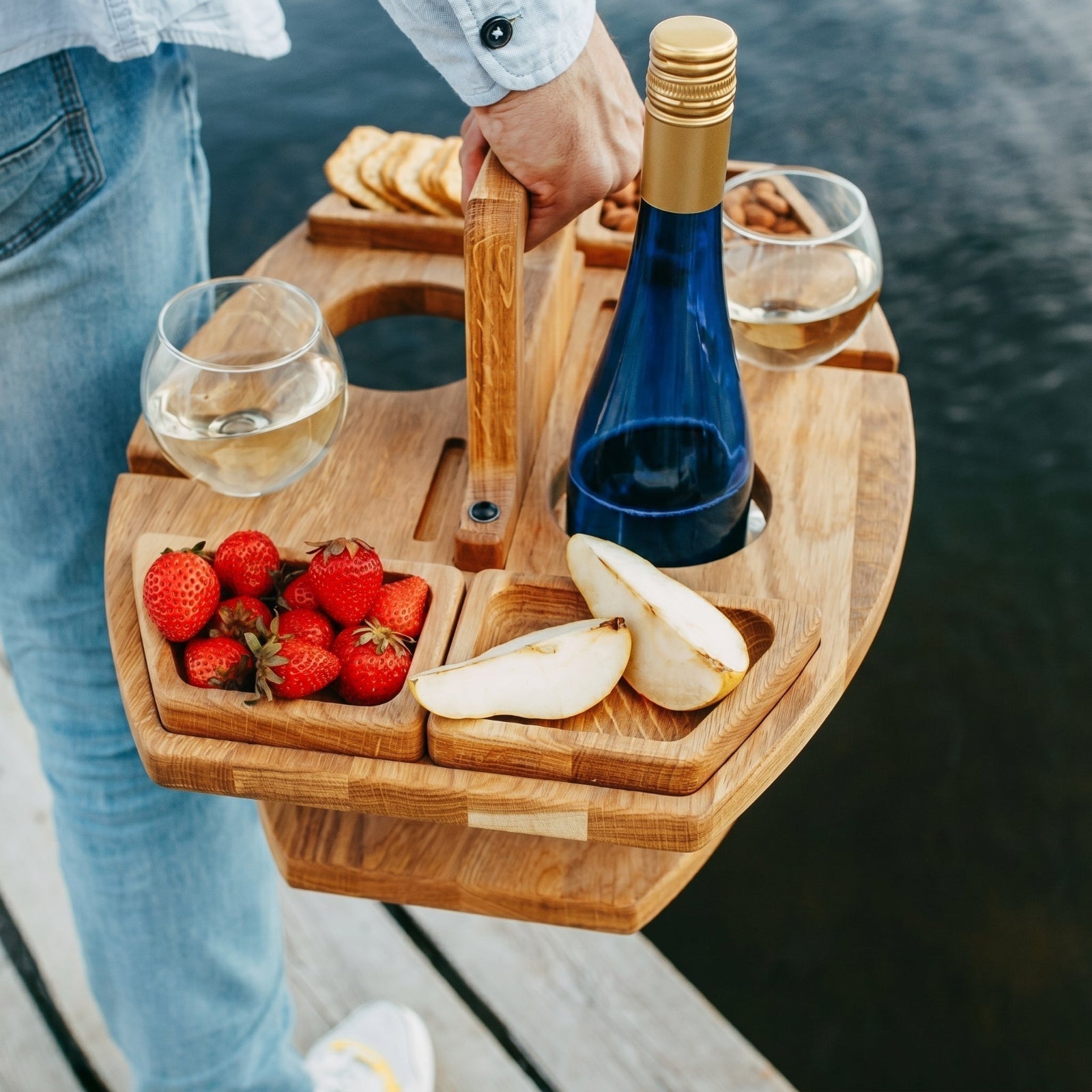 Vero Outdoor Bamboo Side Table – Lightweight and Compact for Easy Picnics 2