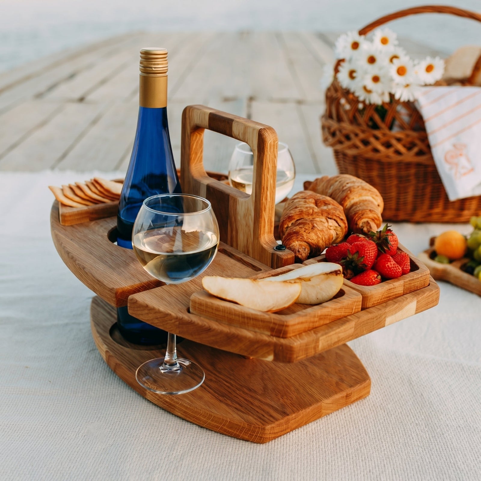 Vero Outdoor Bamboo Side Table – Lightweight and Compact for Easy Picnics 4