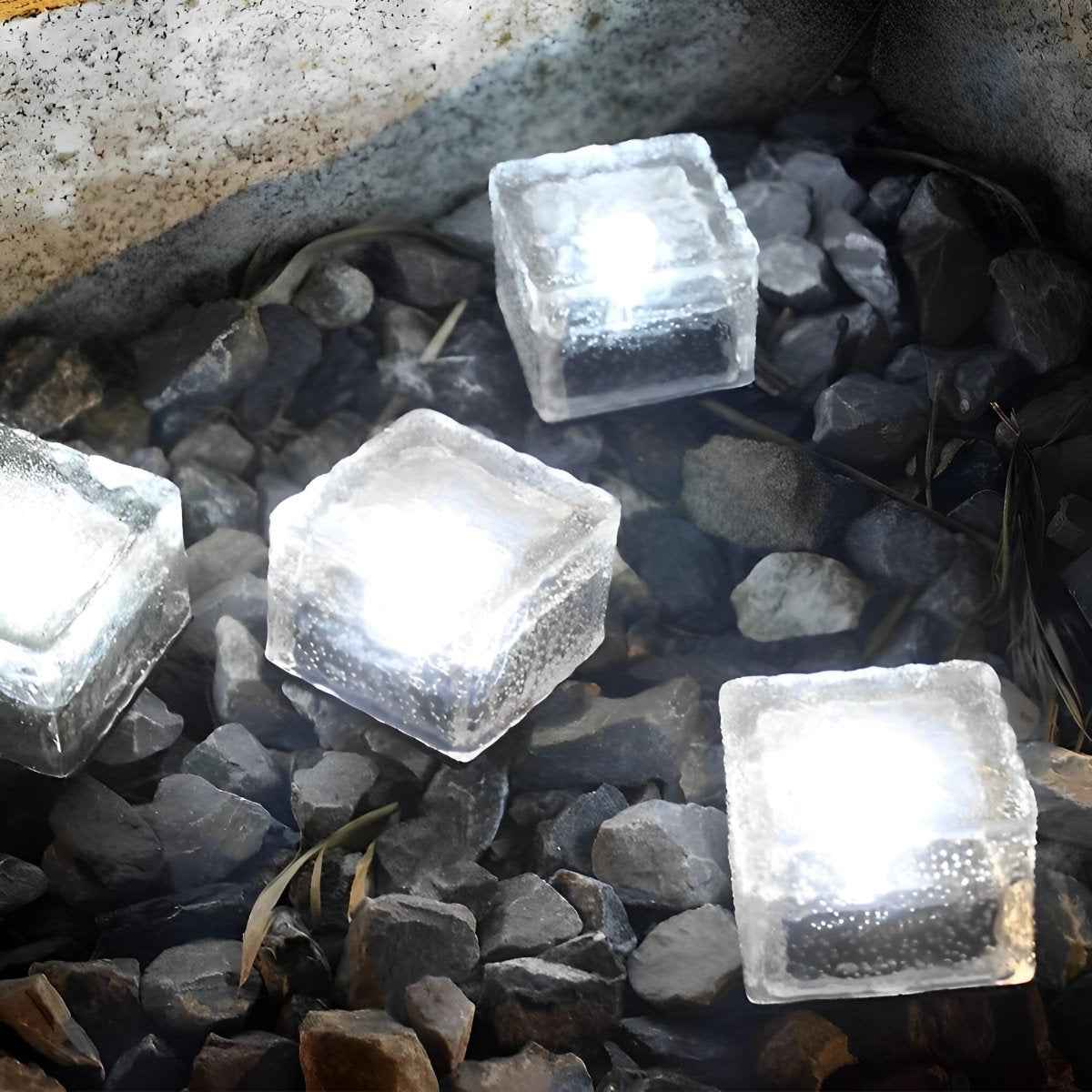 Frostiva Outdoor Solar Garden Lights – Unique Ice Cube Design for Pathway Illumination 2