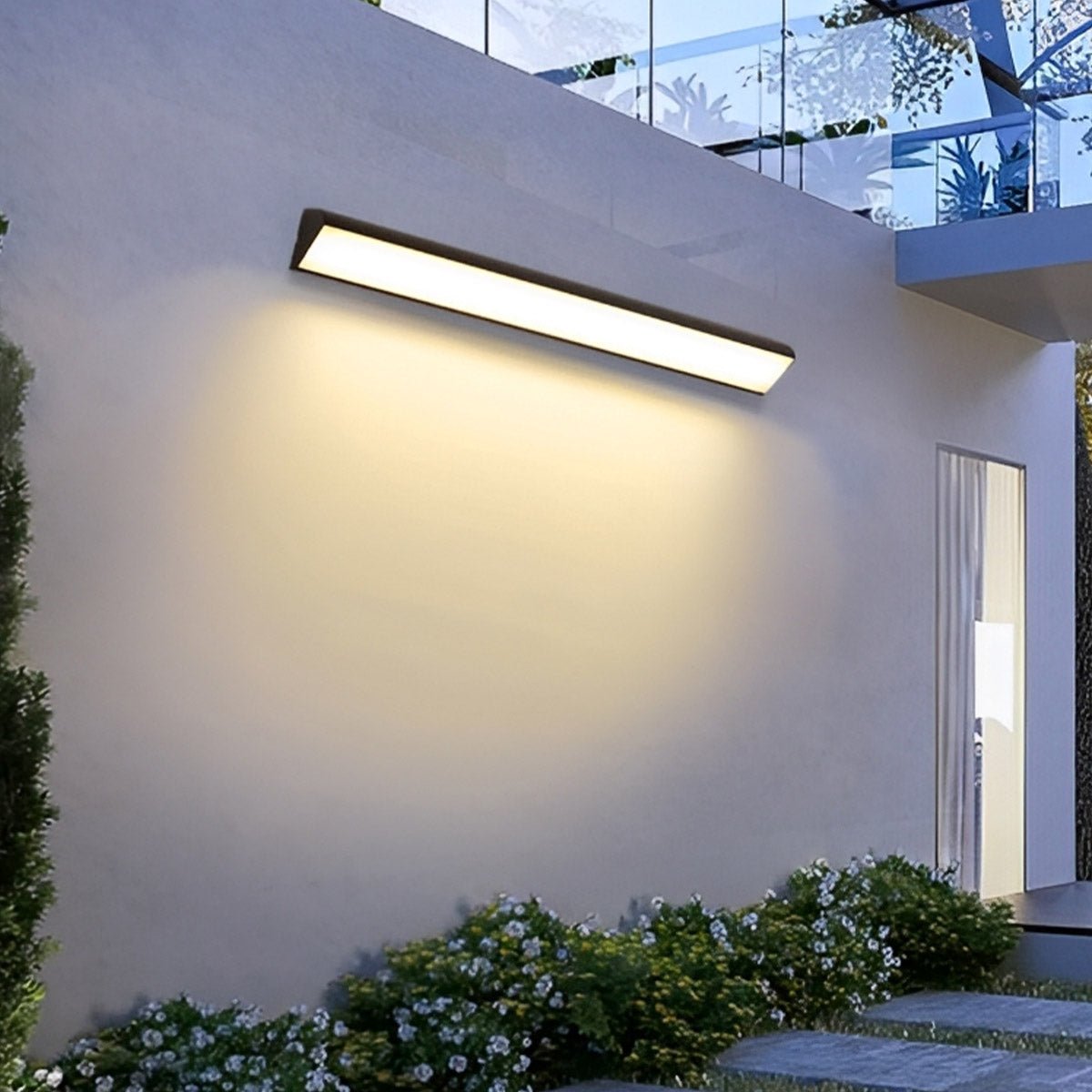 Liora Modern Outdoor Wall Light – Sleek LED Design for Stylish Garden Illumination 4