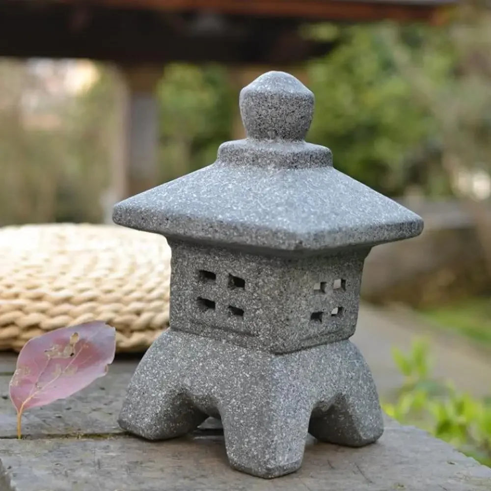 Pavo Ceramic Garden Lantern Sculpture – Decorative Candle Holder for Patio Ambiance 3