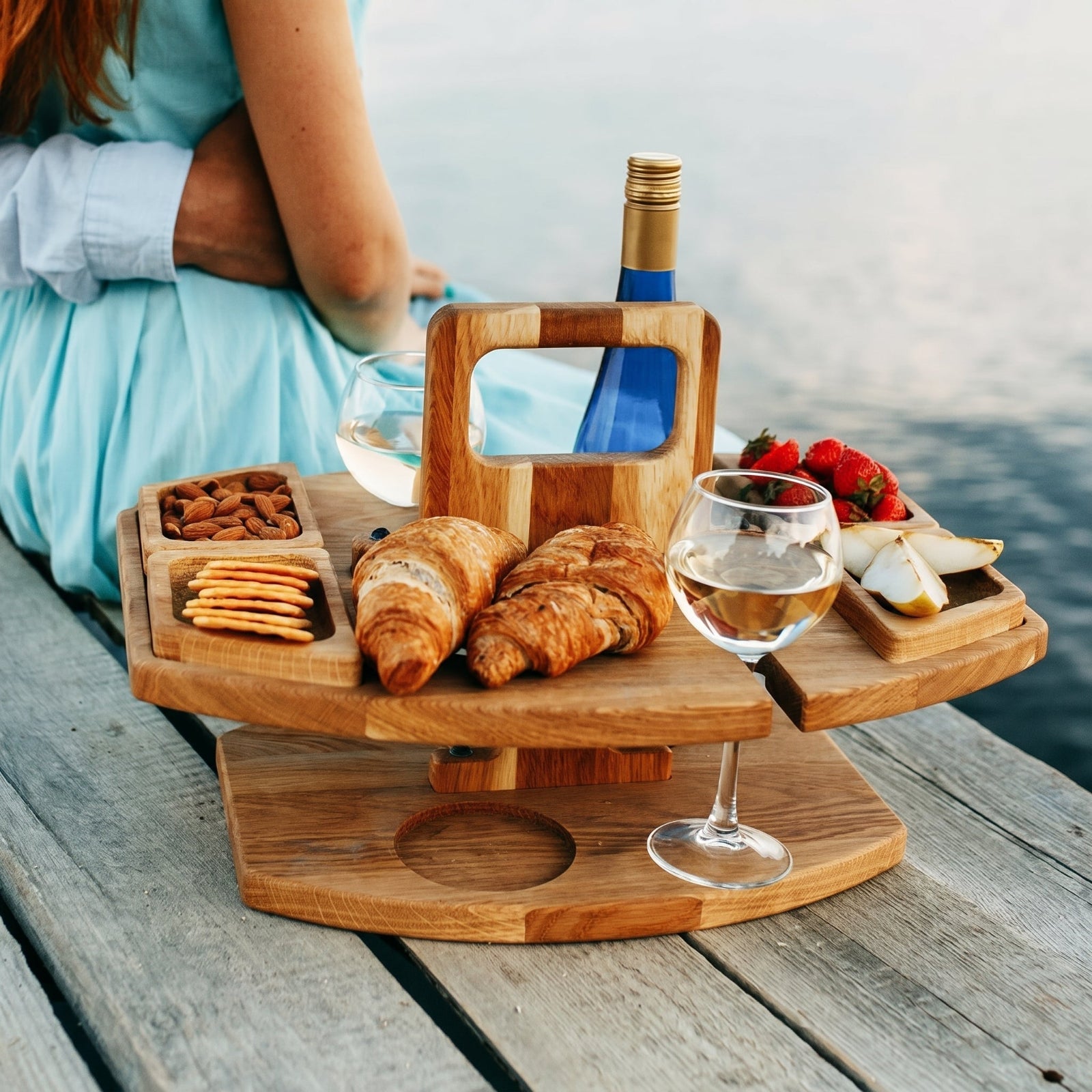 Vero Outdoor Bamboo Side Table – Lightweight and Compact for Easy Picnics 1
