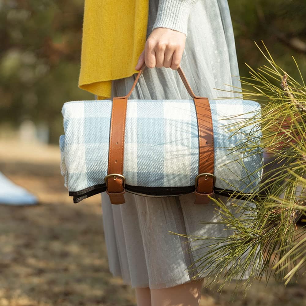 WaveFold Outdoor Waterproof Picnic Blanket – Lightweight Comfort for Family Adventures 4