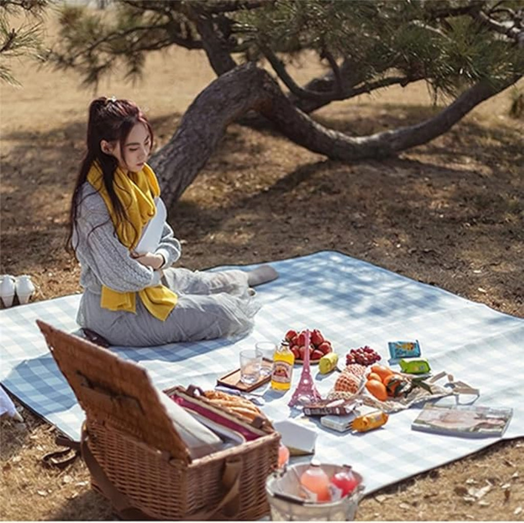WaveFold Outdoor Waterproof Picnic Blanket – Lightweight Comfort for Family Adventures 5